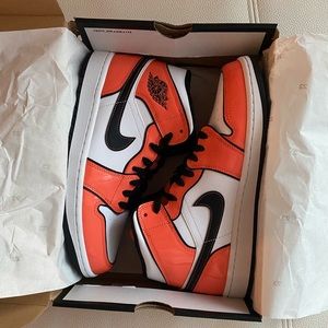 Jordan 1 mid turf orange size 9
